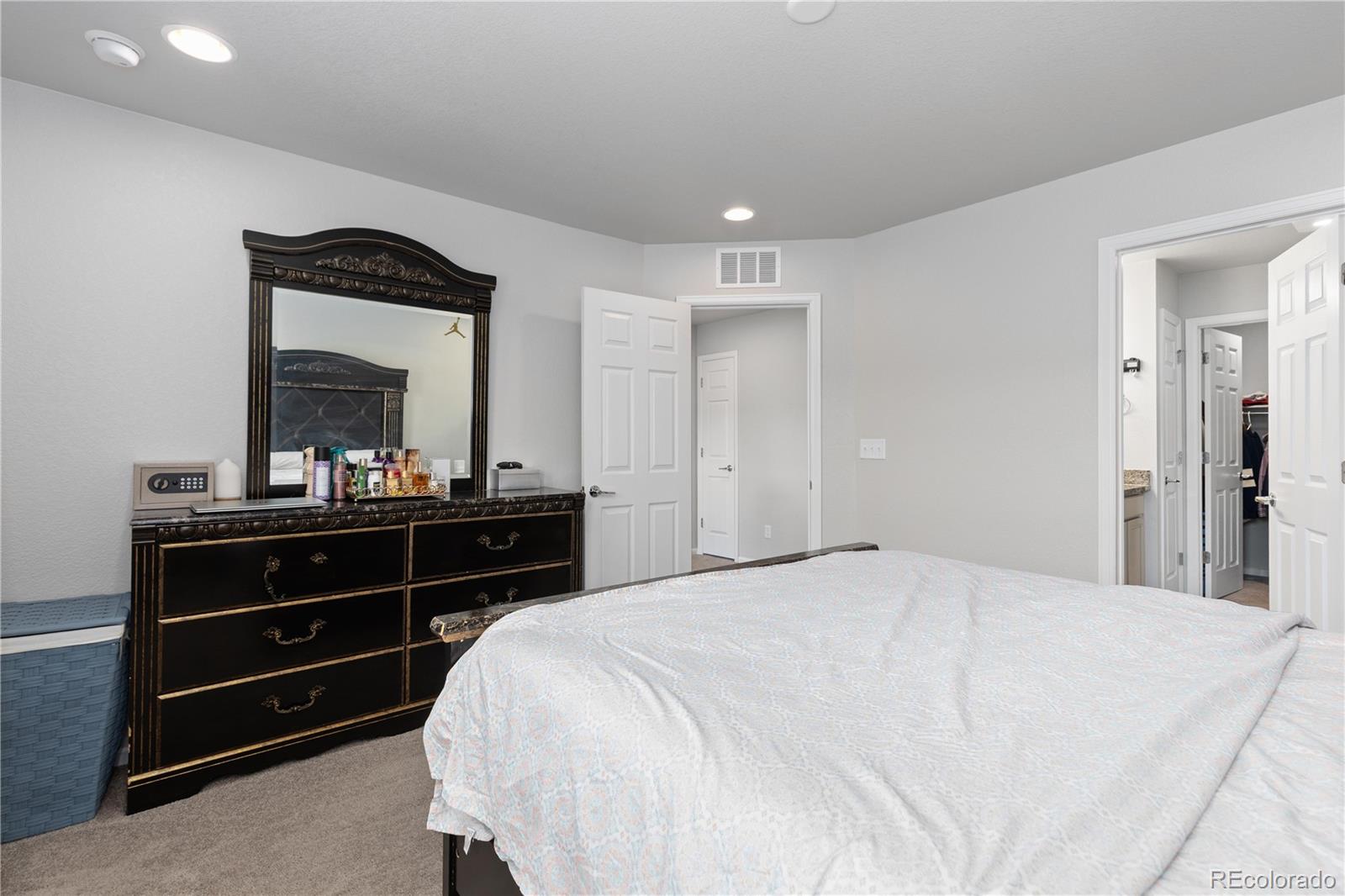 MLS Image #13 for 19231 e 65th avenue,denver, Colorado