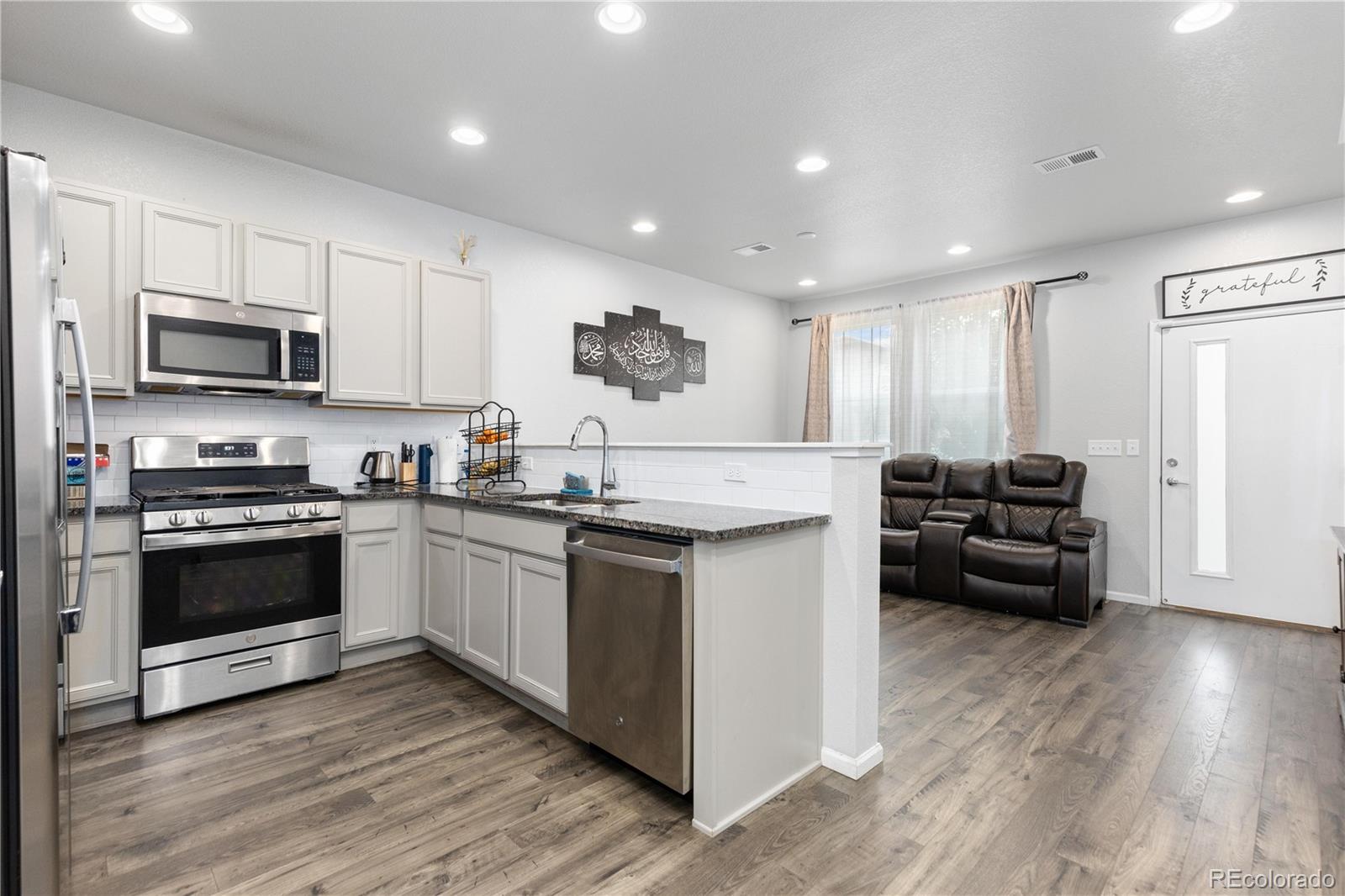 MLS Image #9 for 19231 e 65th avenue,denver, Colorado
