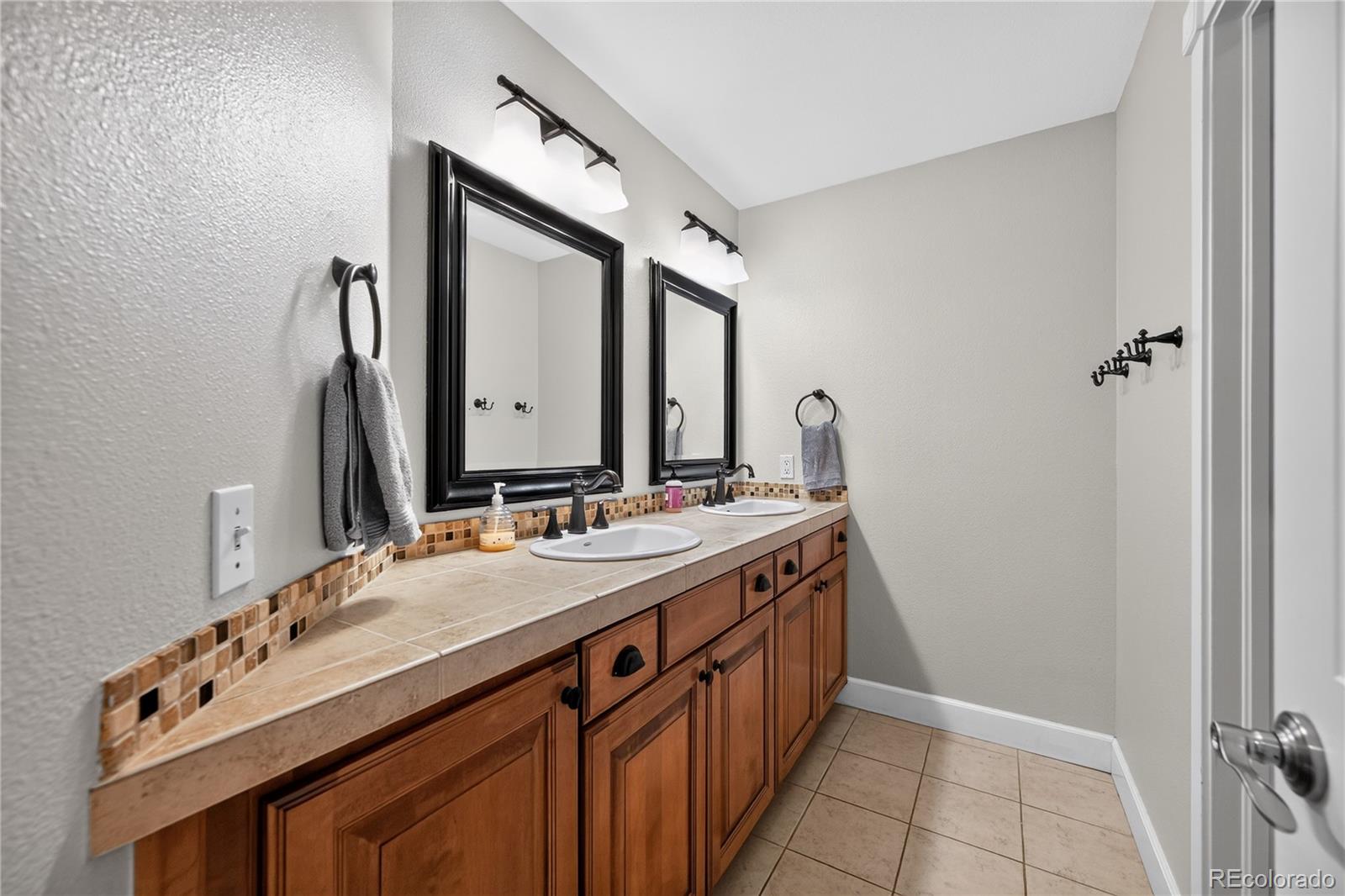 MLS Image #21 for 1907  ross lane,littleton, Colorado