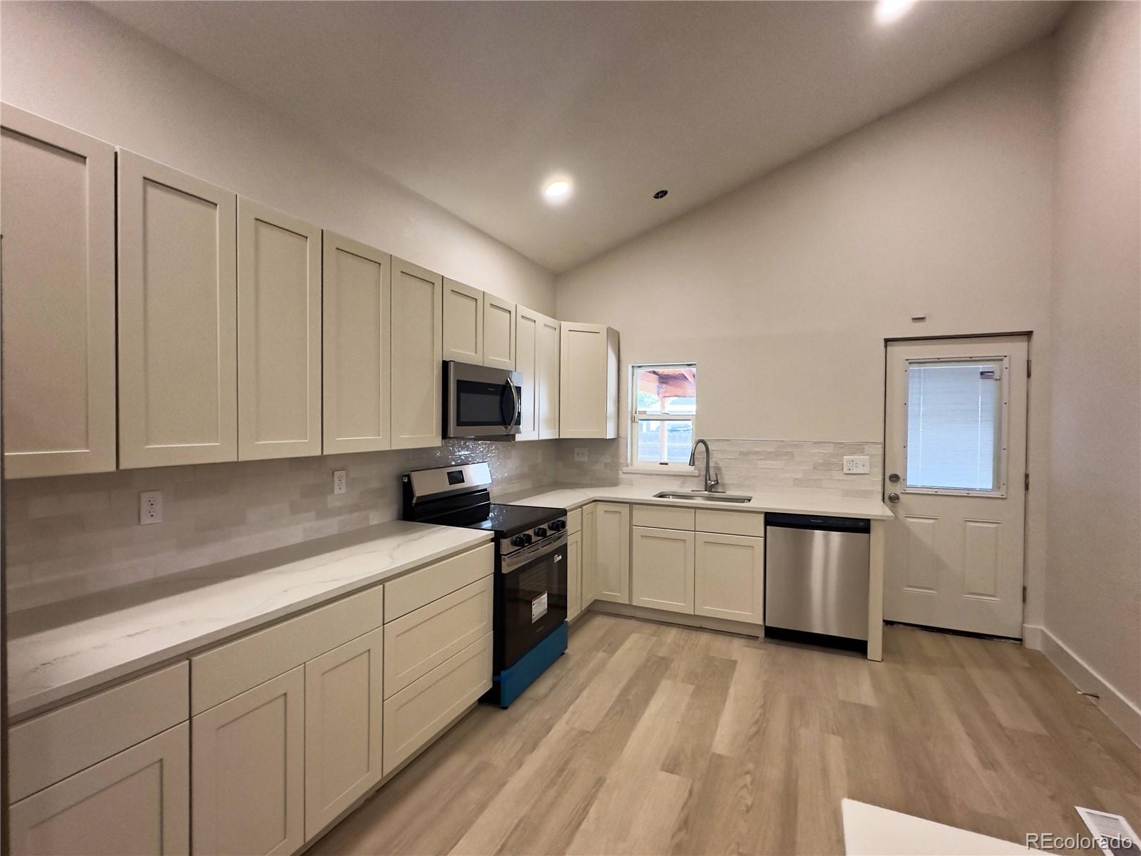 MLS Image #4 for 5128  columbus way,denver, Colorado