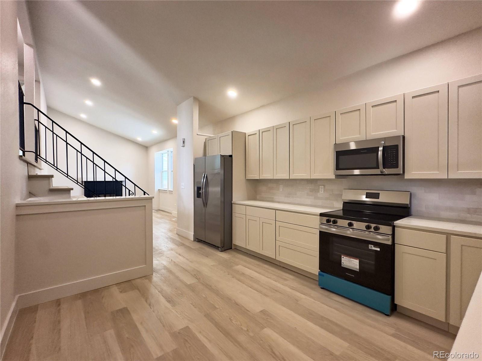 MLS Image #5 for 5128  columbus way,denver, Colorado