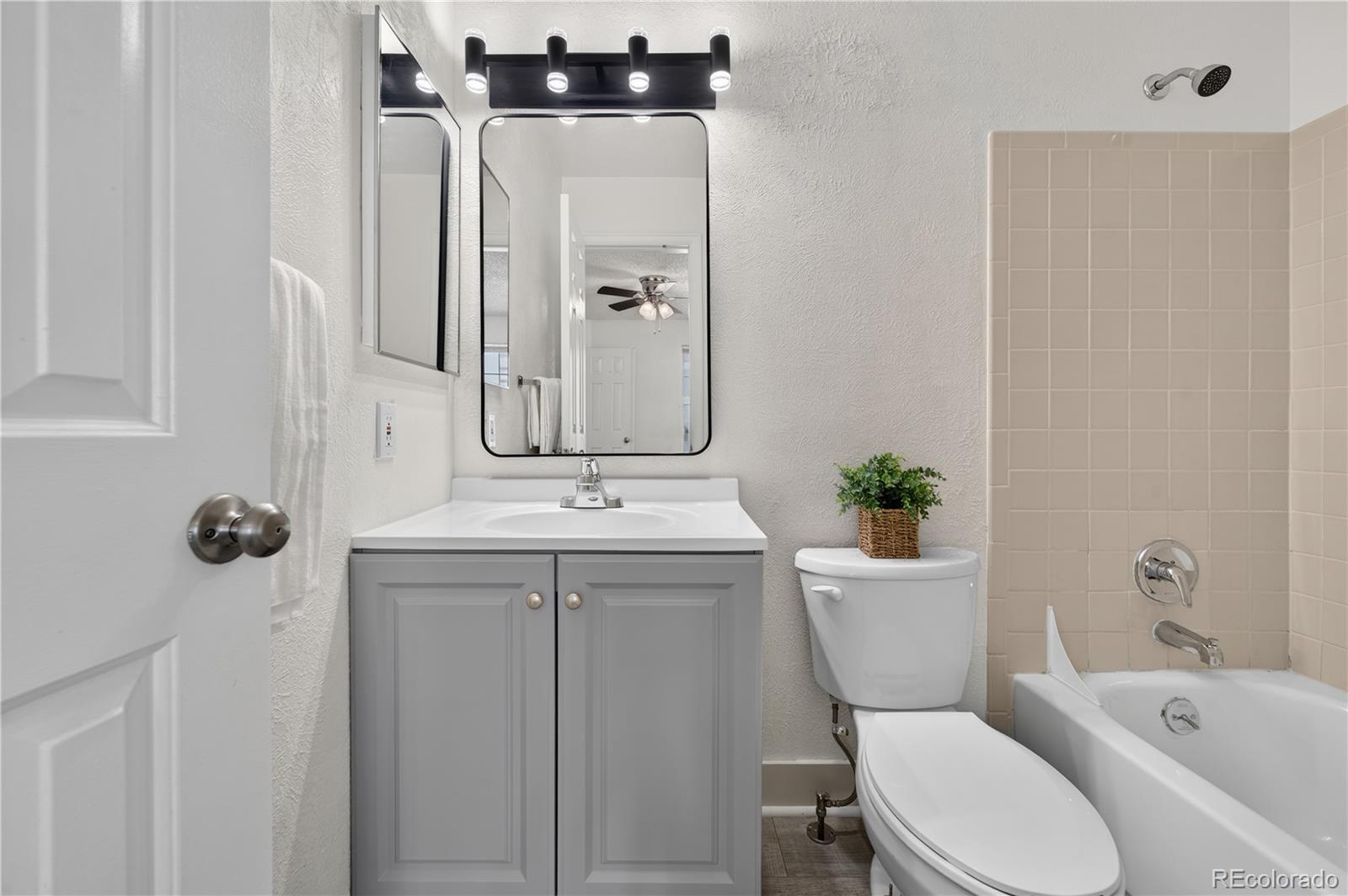 MLS Image #21 for 13884 e lehigh avenue a,aurora, Colorado