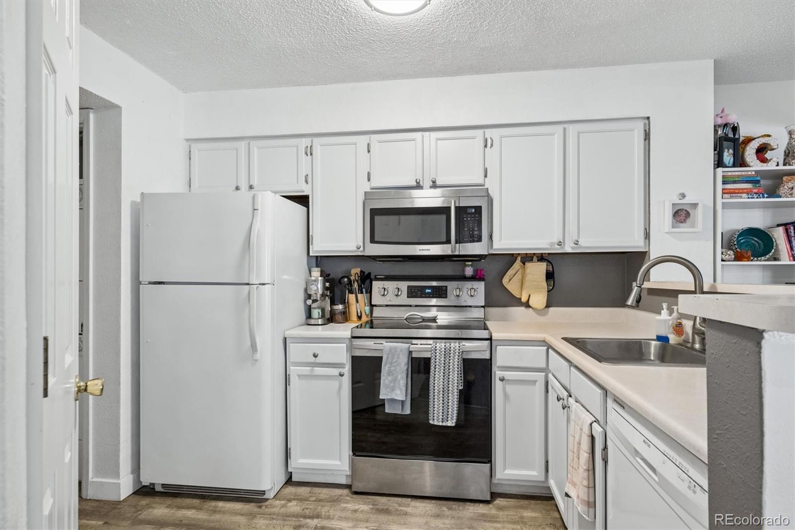 MLS Image #13 for 4840 e kentucky avenue,denver, Colorado