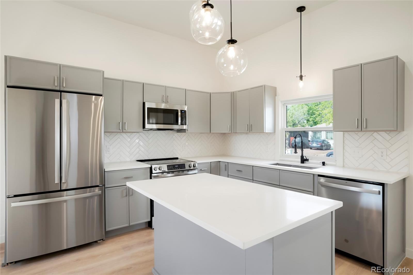 MLS Image #11 for 4736  clayton street,denver, Colorado