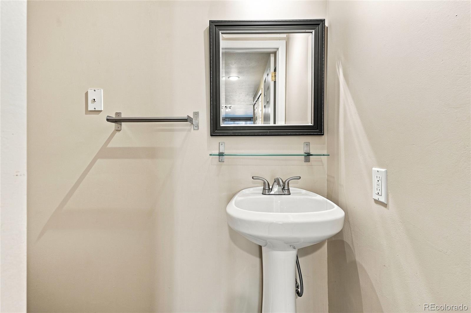 MLS Image #19 for 690 n pennsylvania street,denver, Colorado