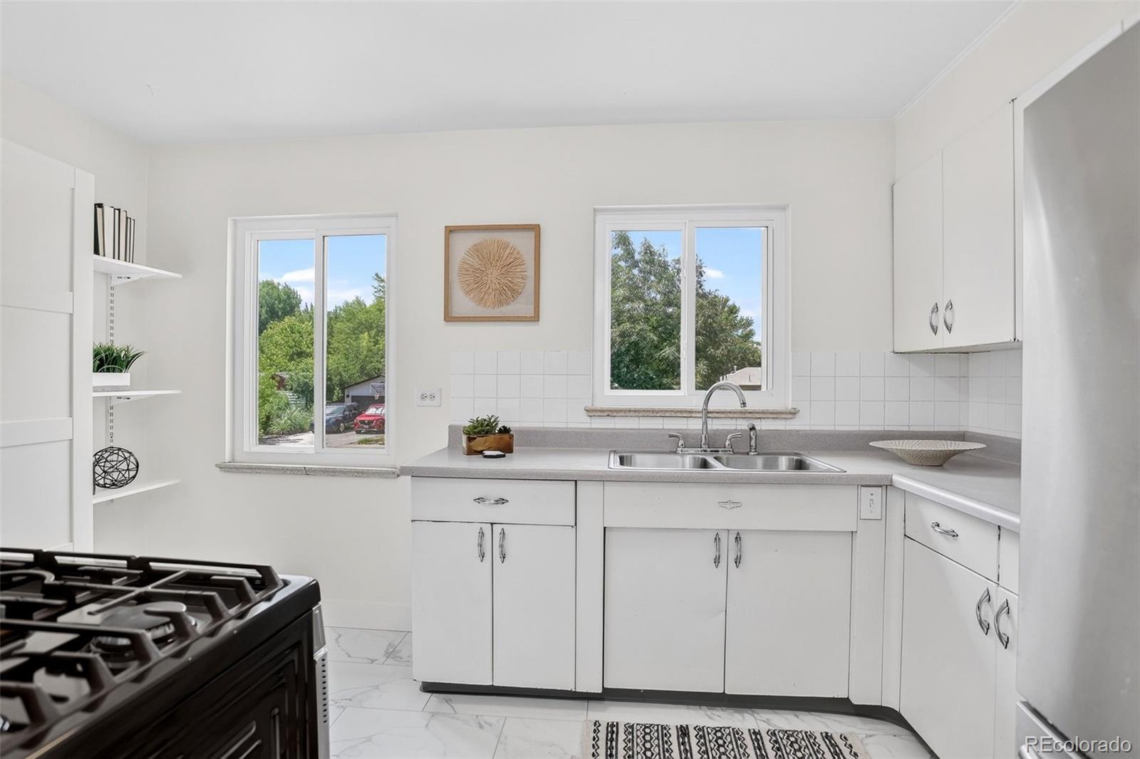 MLS Image #10 for 2716 s madison street,denver, Colorado