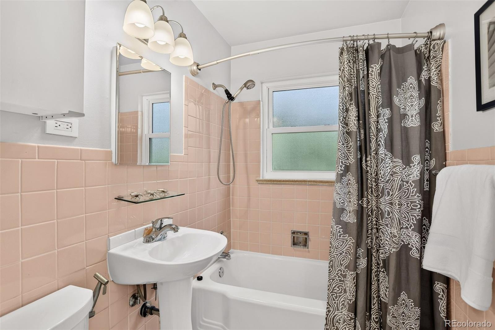 MLS Image #16 for 2716 s madison street,denver, Colorado