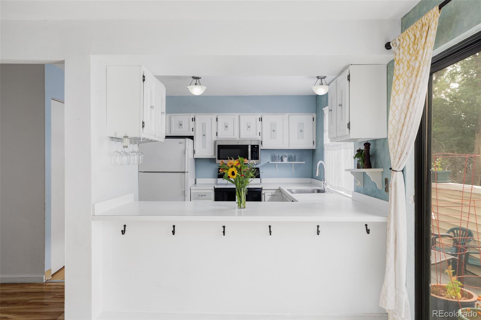 MLS Image #12 for 1050 s monaco street parkway,denver, Colorado