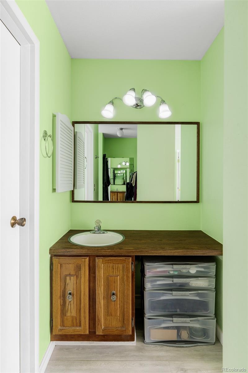 MLS Image #20 for 1050 s monaco street parkway,denver, Colorado