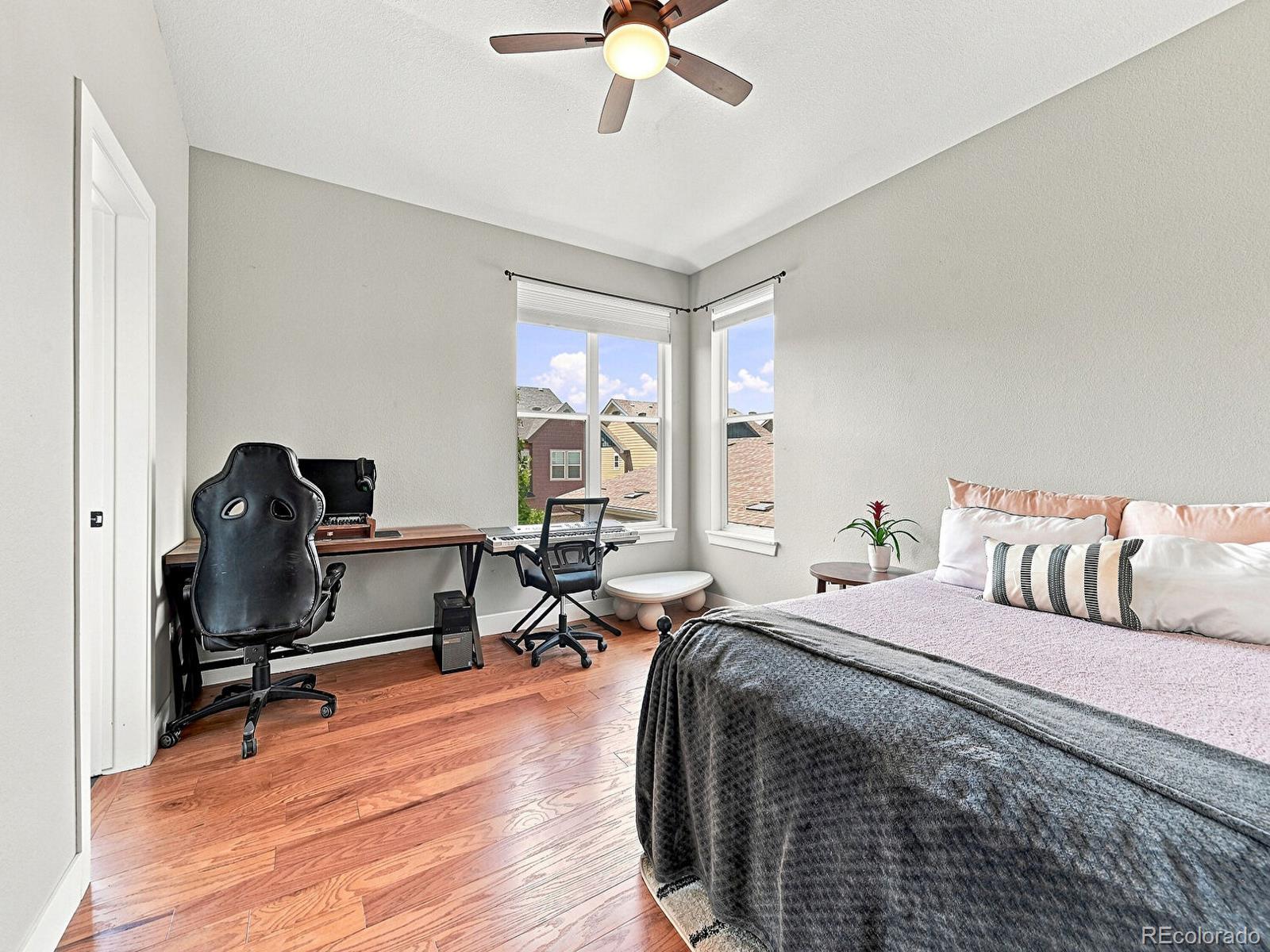 MLS Image #11 for 10730 e 26th avenue,aurora, Colorado