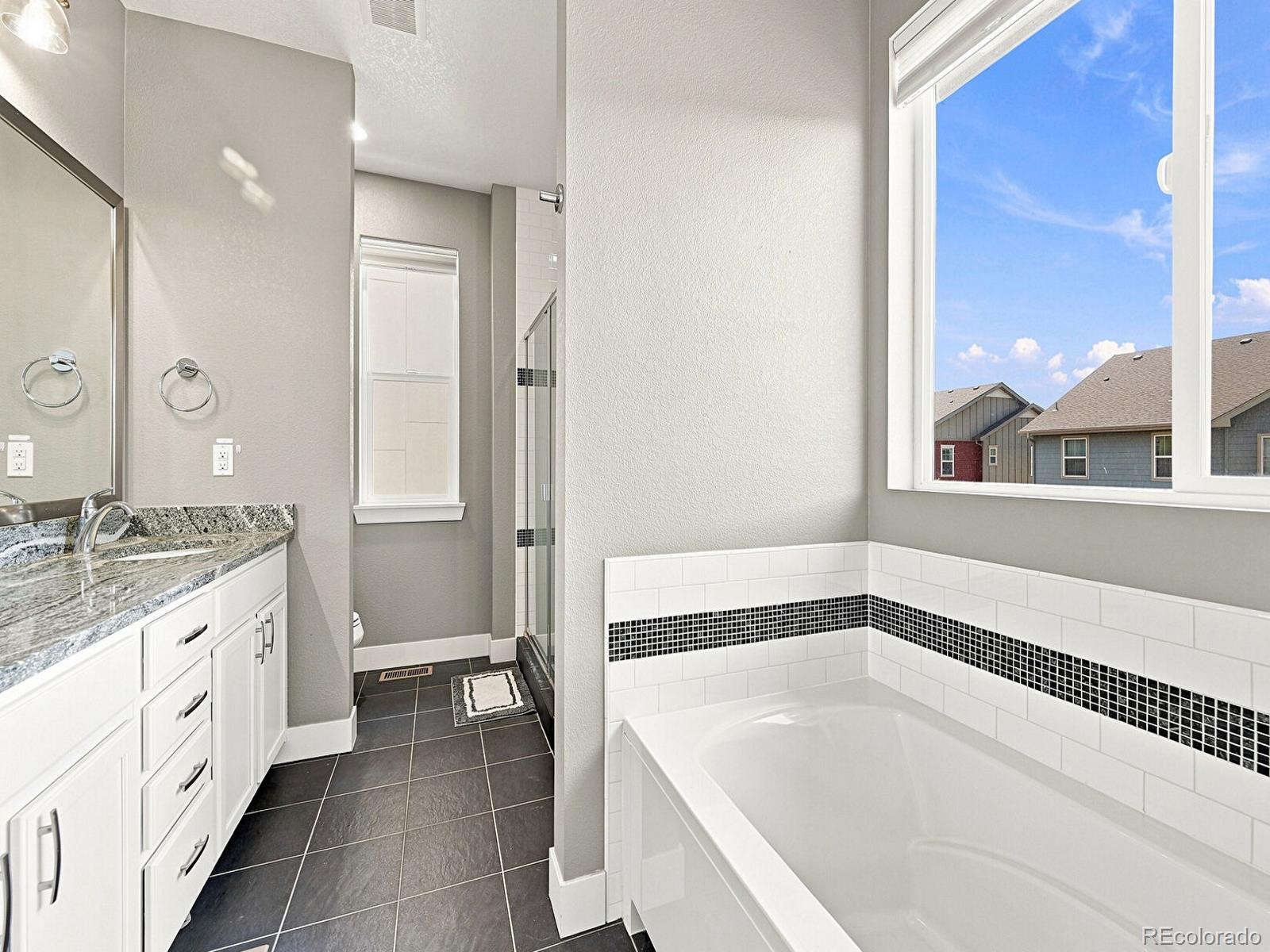 MLS Image #13 for 10730 e 26th avenue,aurora, Colorado
