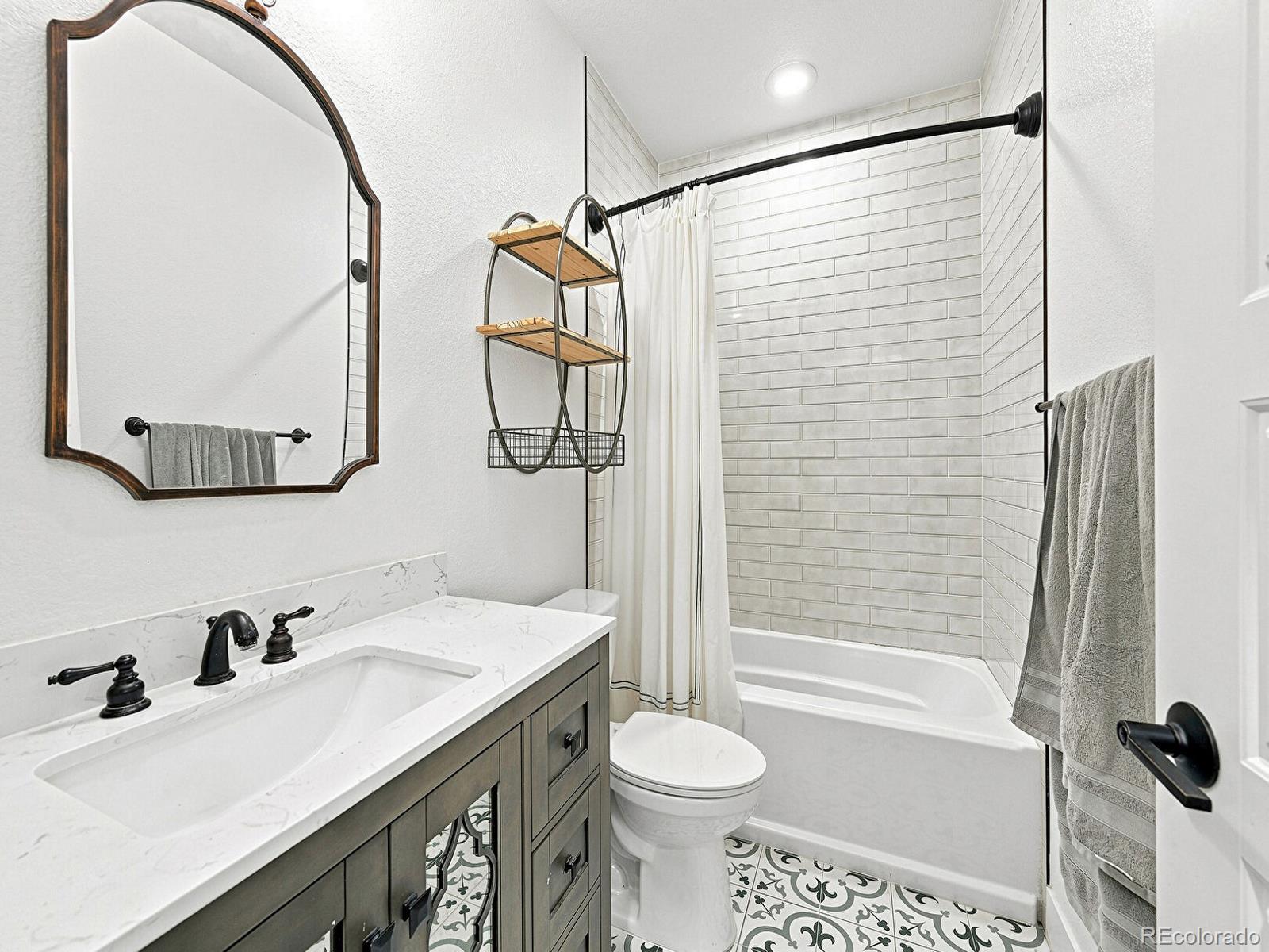 MLS Image #22 for 10730 e 26th avenue,aurora, Colorado