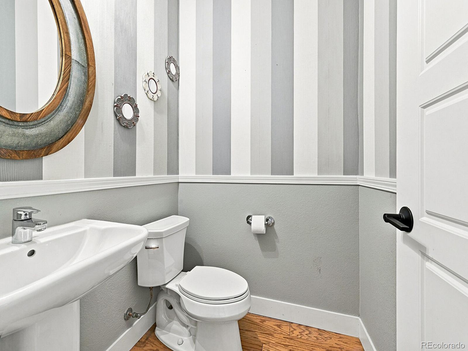 MLS Image #9 for 10730 e 26th avenue,aurora, Colorado