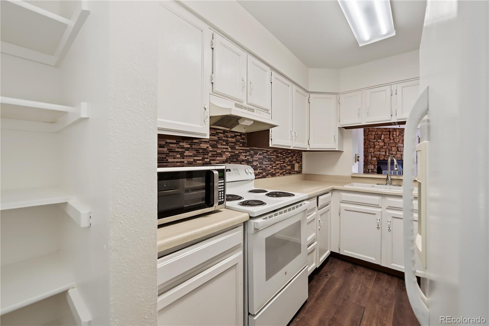 MLS Image #10 for 15566 e louisiana avenue,aurora, Colorado