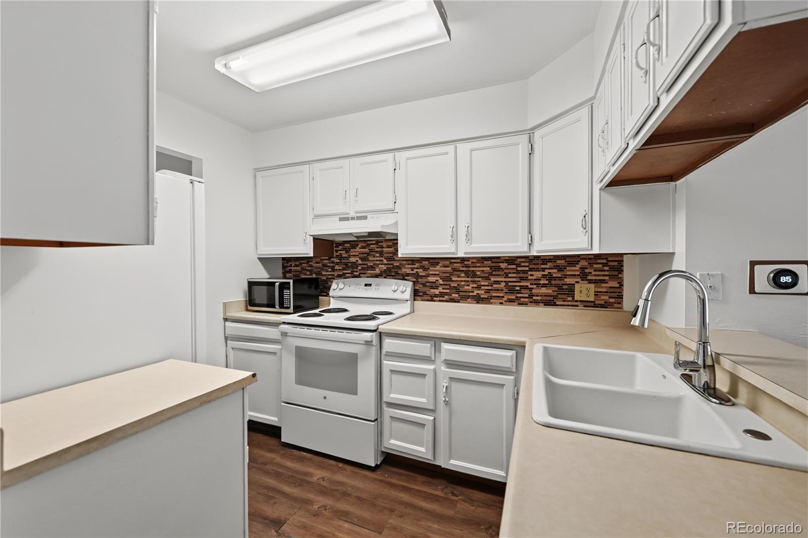 MLS Image #8 for 15566 e louisiana avenue,aurora, Colorado