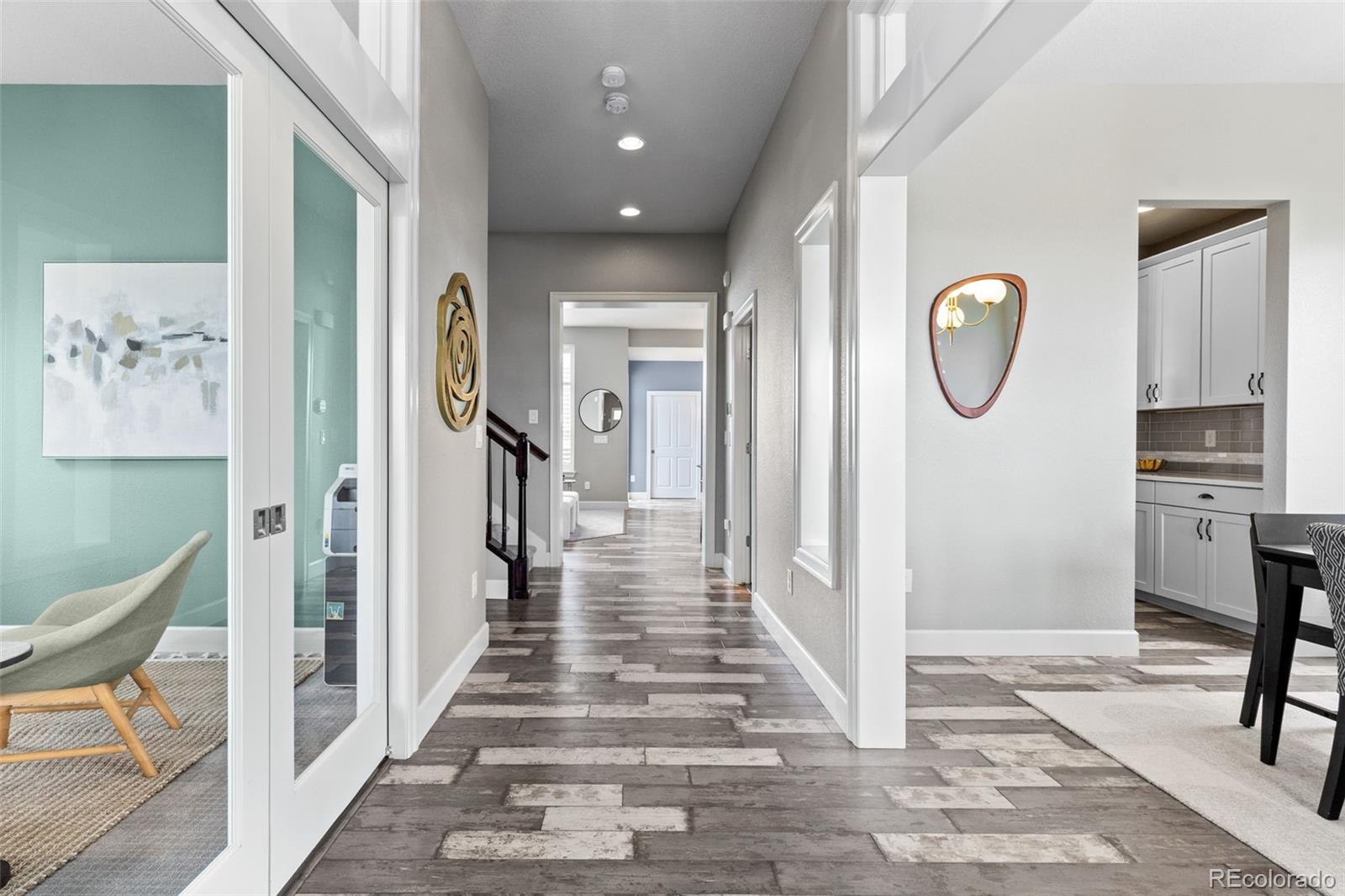 MLS Image #10 for 9442 e 53rd avenue,denver, Colorado