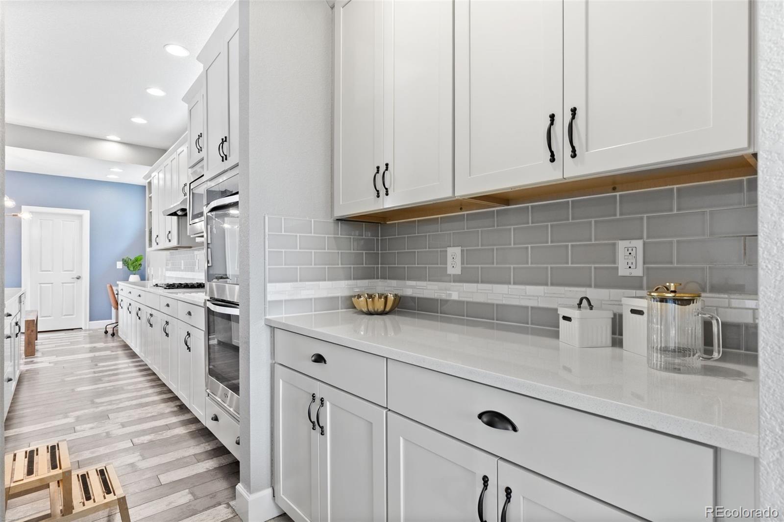 MLS Image #16 for 9442 e 53rd avenue,denver, Colorado