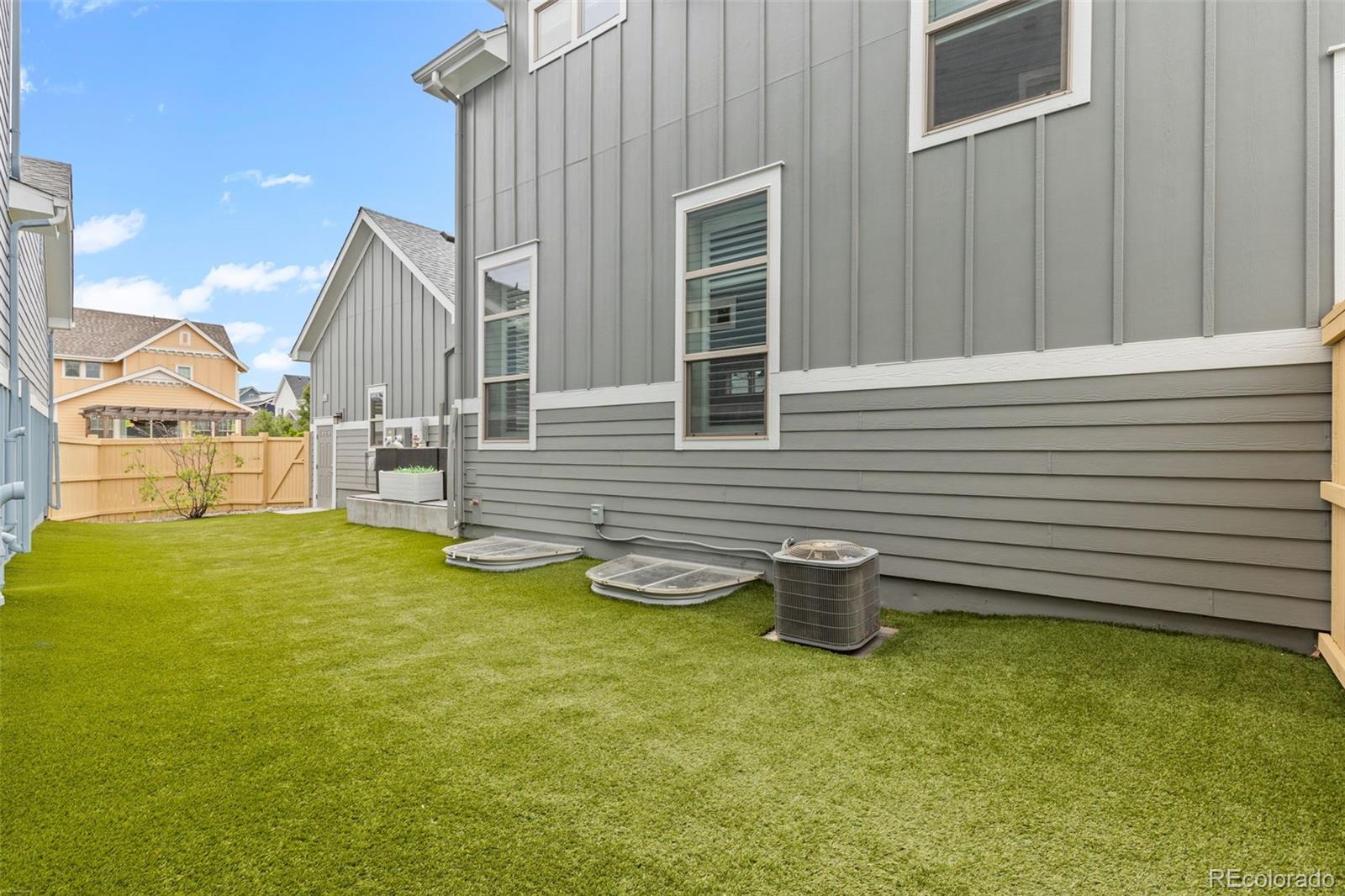 MLS Image #32 for 9442 e 53rd avenue,denver, Colorado