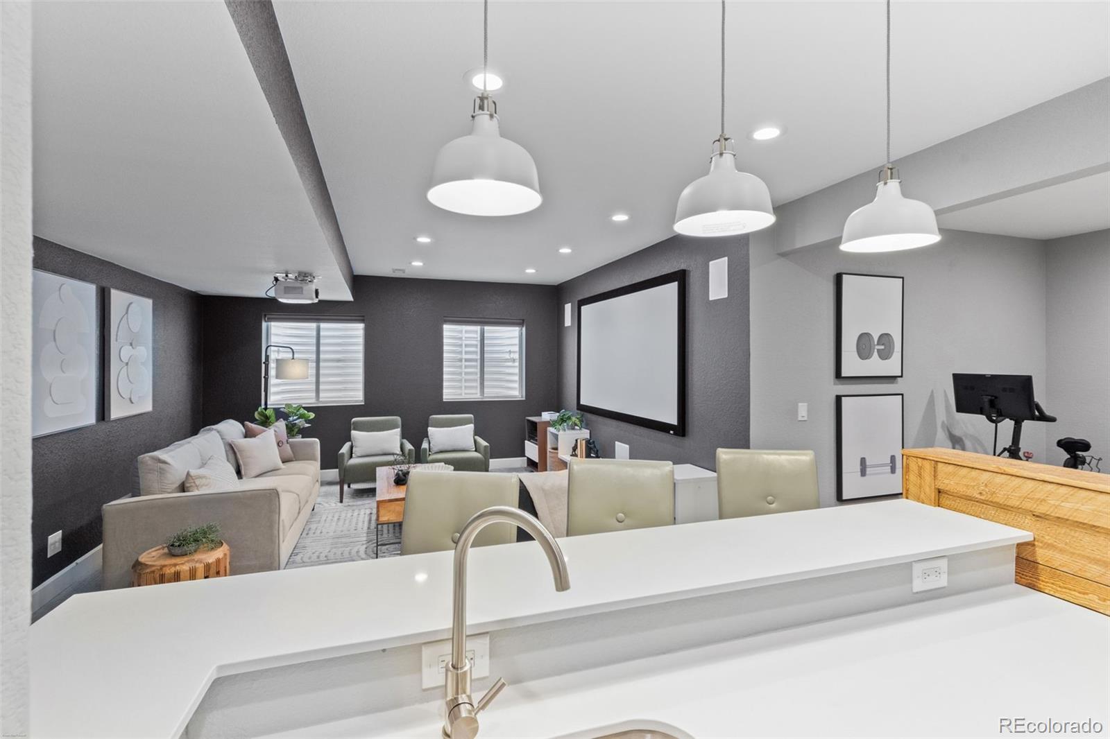 MLS Image #7 for 9442 e 53rd avenue,denver, Colorado
