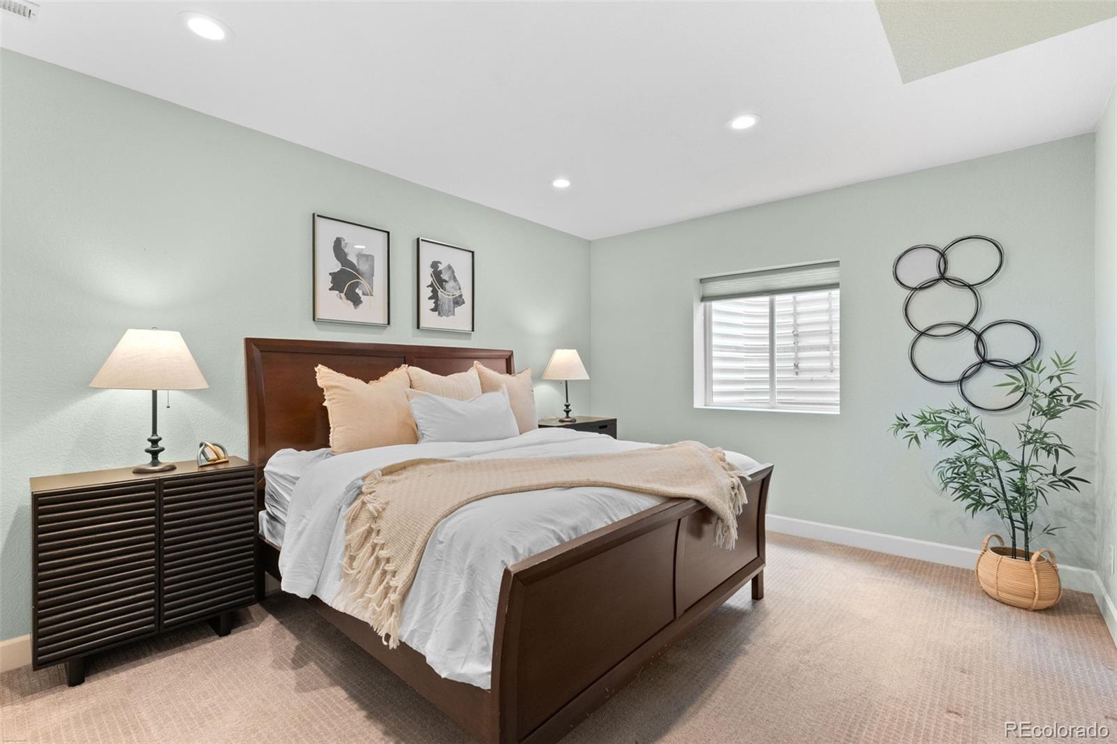 MLS Image #8 for 9442 e 53rd avenue,denver, Colorado
