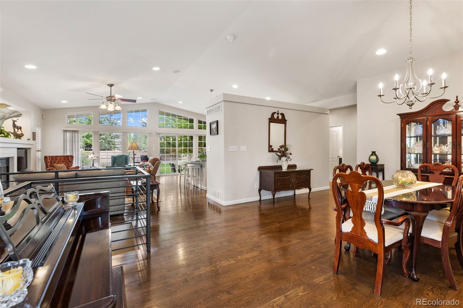 MLS Image #5 for 3385  hollycrest drive,colorado springs, Colorado