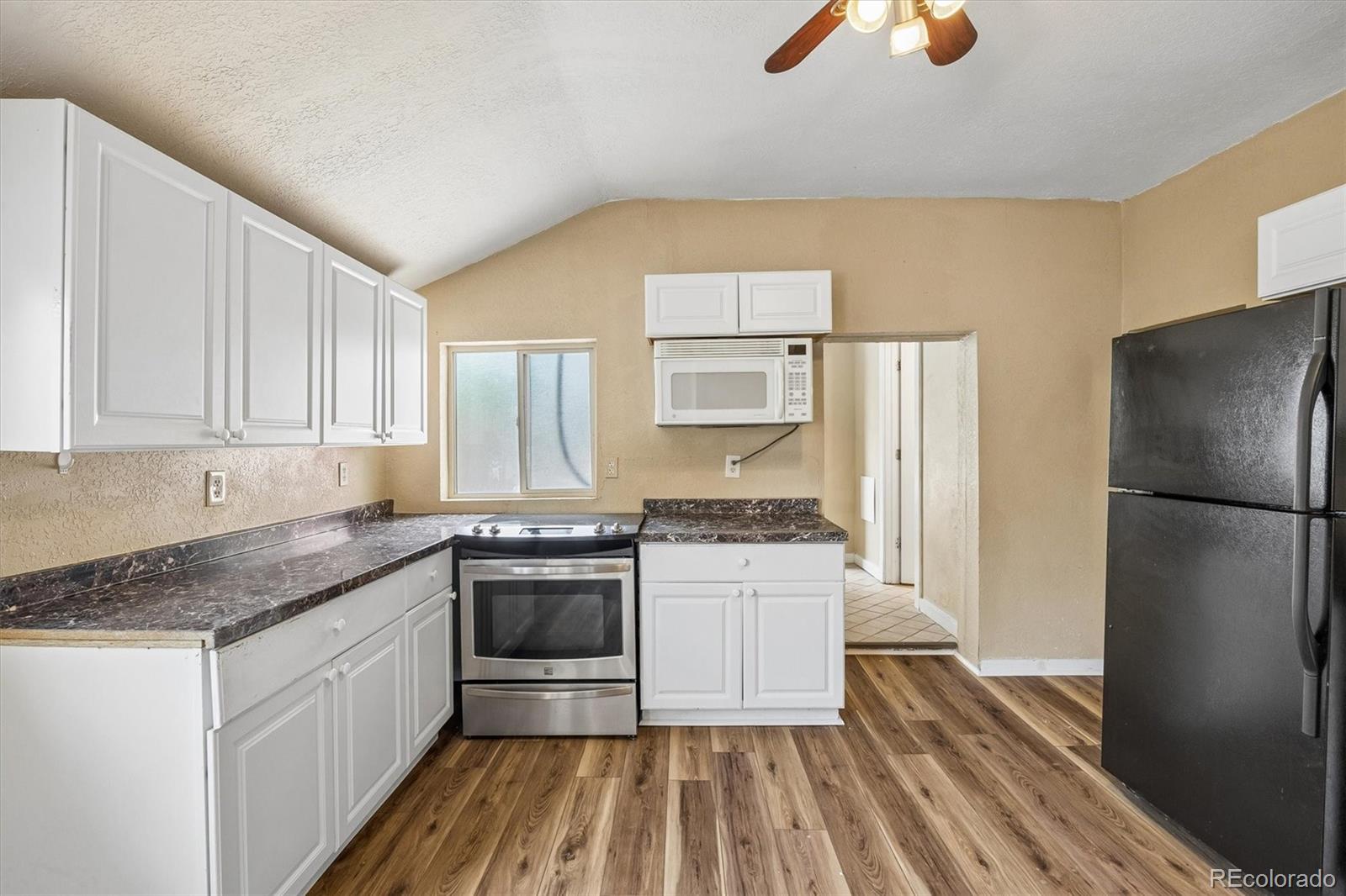 MLS Image #12 for 937 s vrain street,denver, Colorado