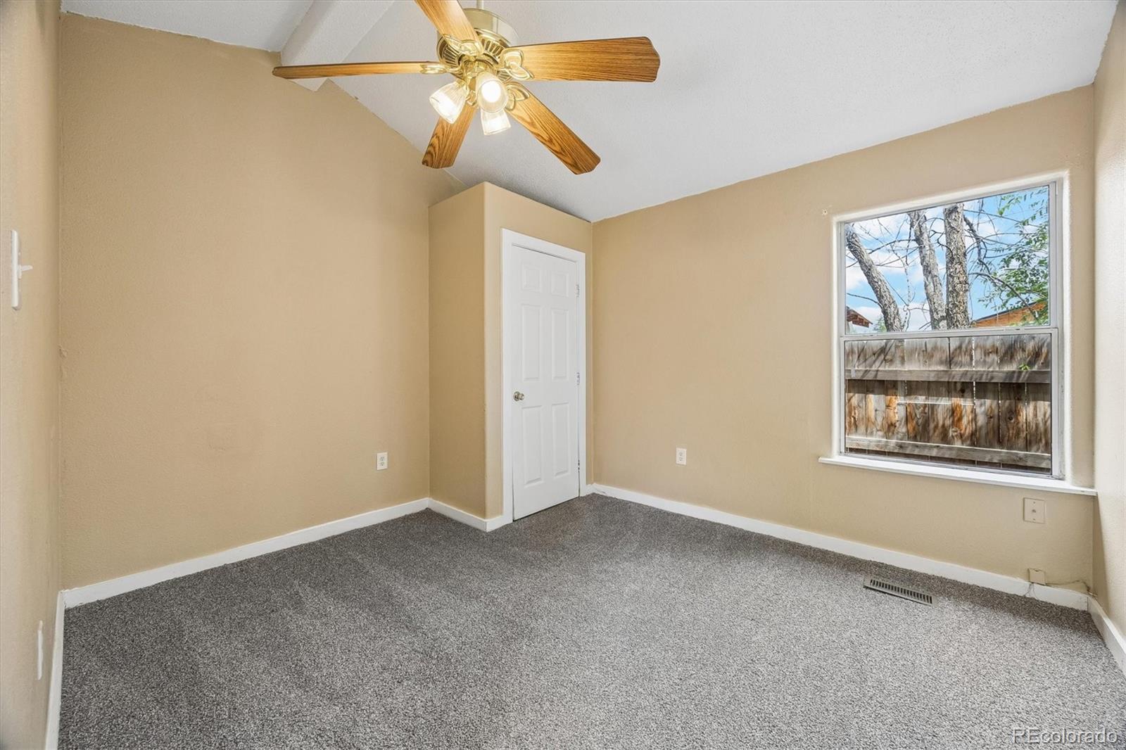MLS Image #25 for 937 s vrain street,denver, Colorado