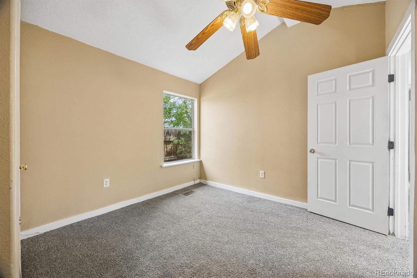 MLS Image #26 for 937 s vrain street,denver, Colorado
