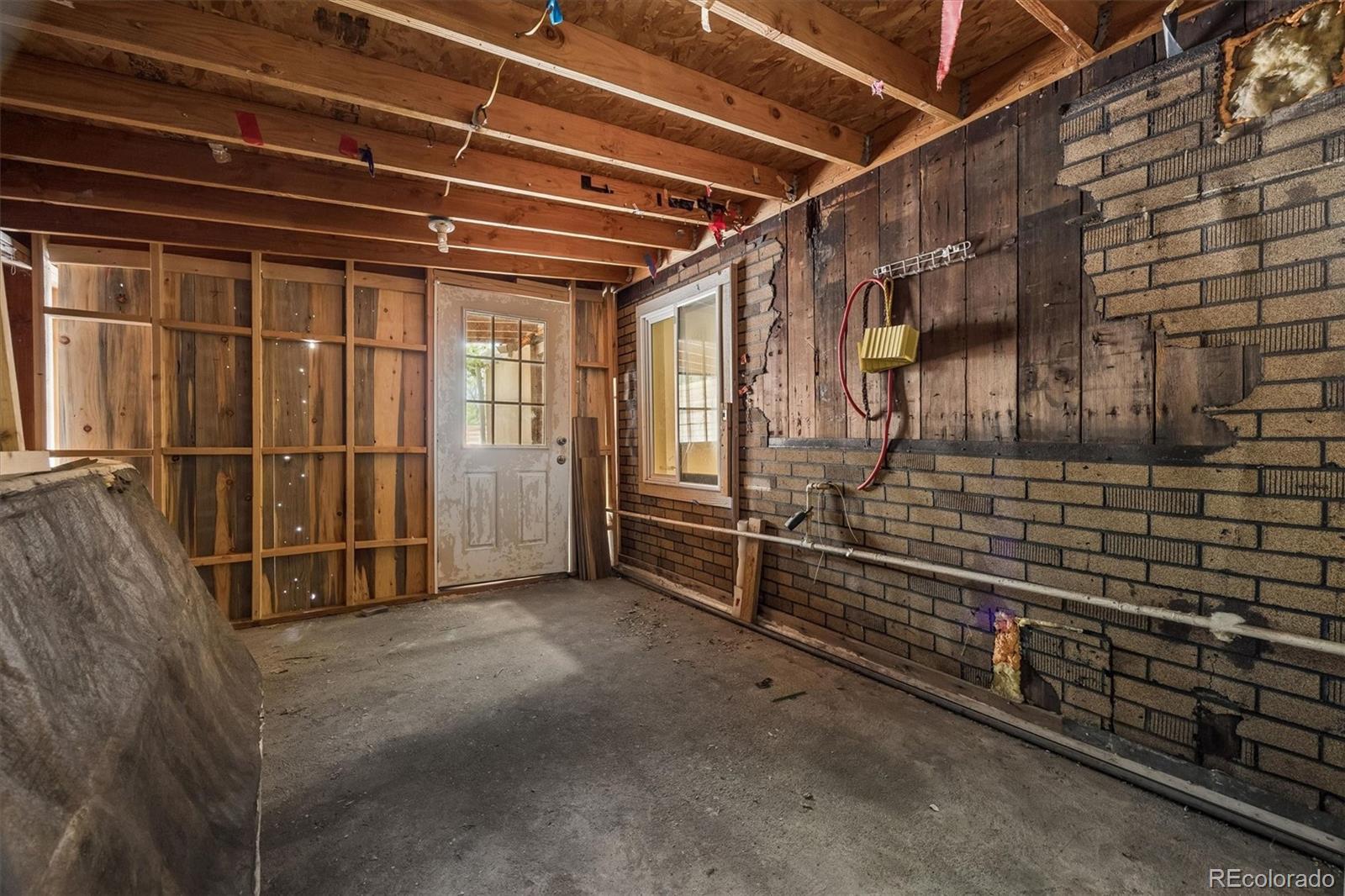 MLS Image #28 for 937 s vrain street,denver, Colorado
