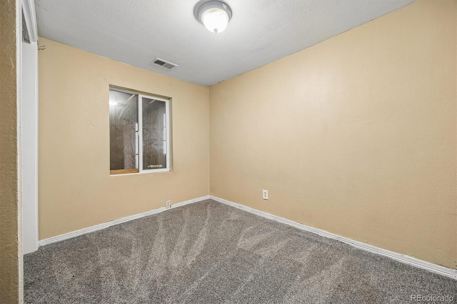 MLS Image #7 for 937 s vrain street,denver, Colorado