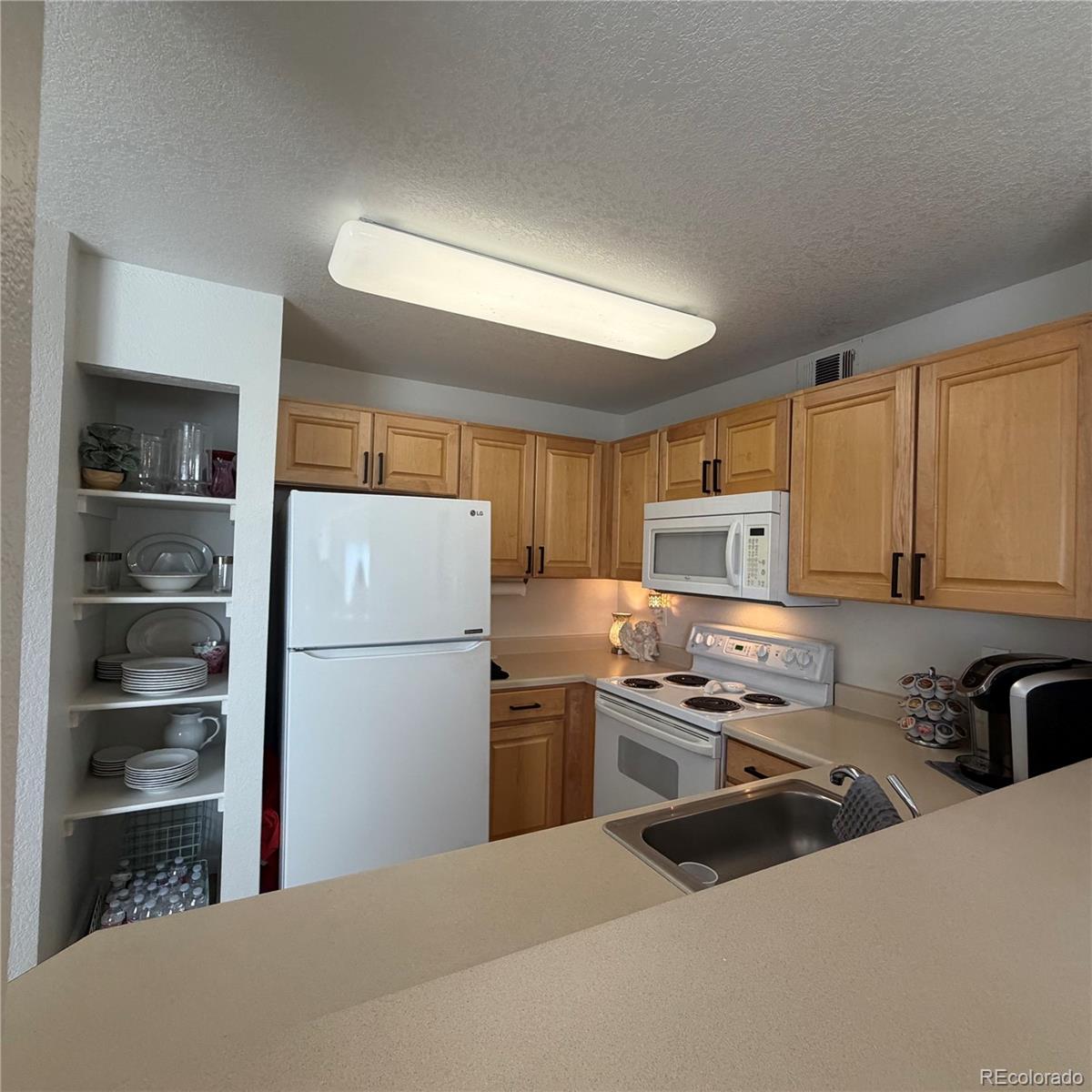 MLS Image #6 for 6001 s yosemite street,greenwood village, Colorado