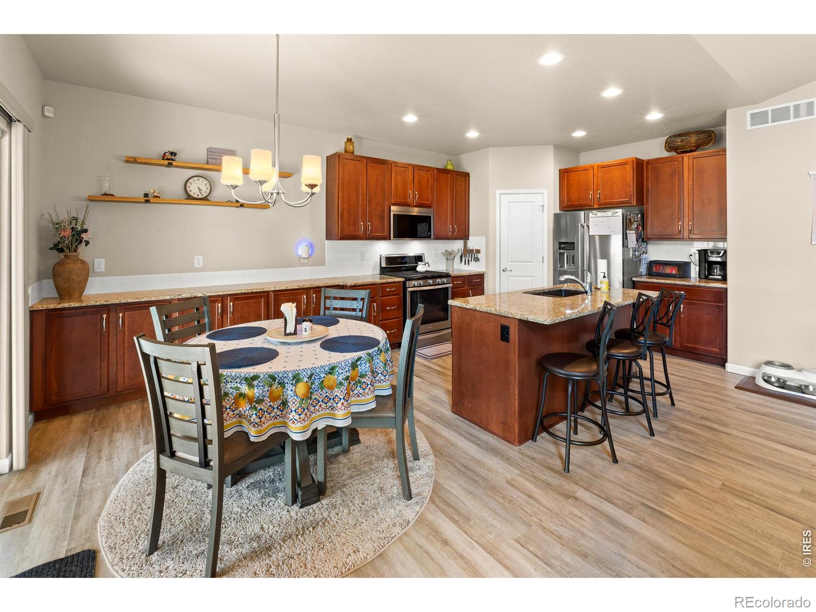 MLS Image #13 for 2005  saddleback drive,milliken, Colorado