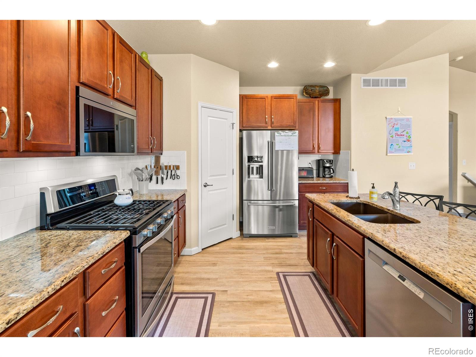 MLS Image #18 for 2005  saddleback drive,milliken, Colorado