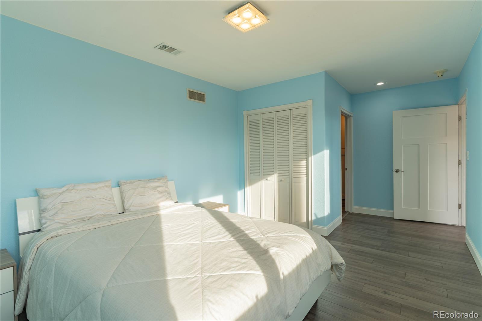 MLS Image #39 for 8095 s oak hill circle,aurora, Colorado