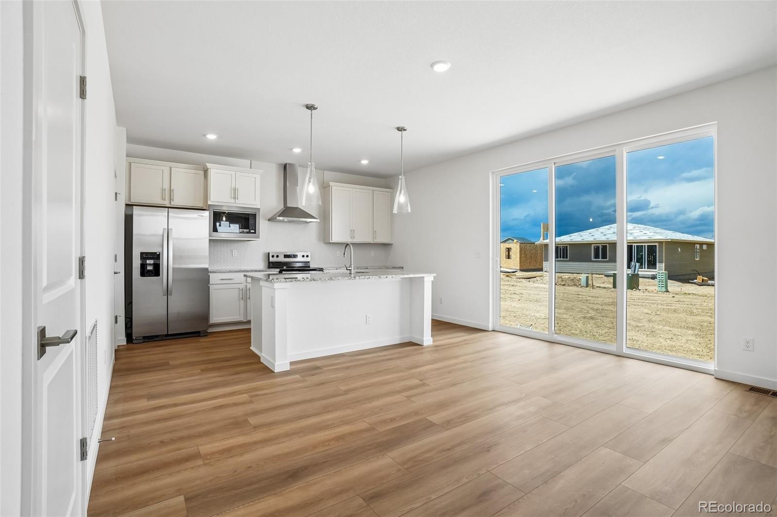 MLS Image #11 for 54973 e 28th place,strasburg, Colorado