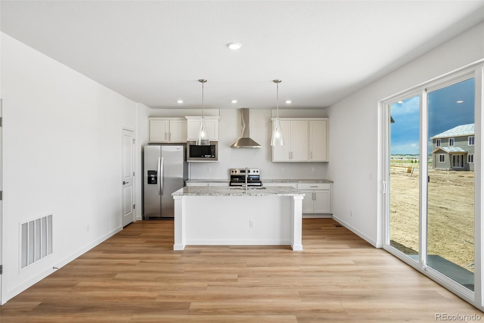 MLS Image #13 for 54973 e 28th place,strasburg, Colorado