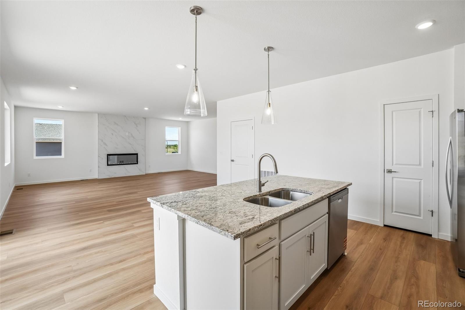 MLS Image #15 for 54973 e 28th place,strasburg, Colorado