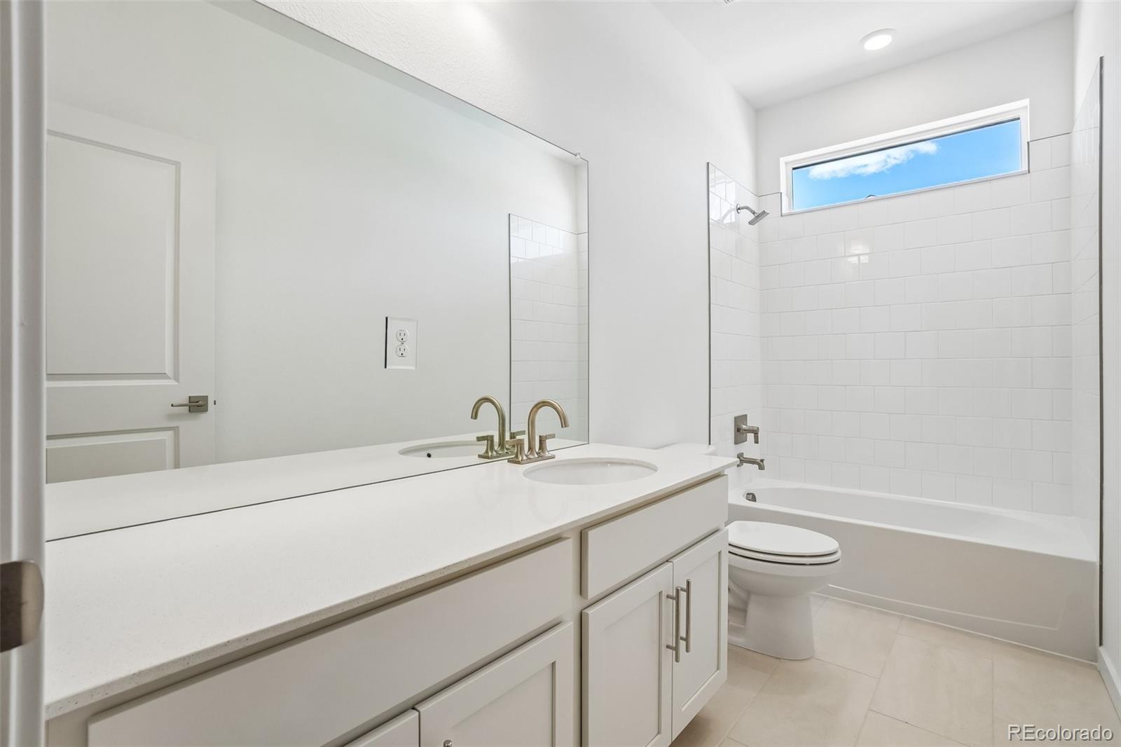 MLS Image #18 for 54973 e 28th place,strasburg, Colorado