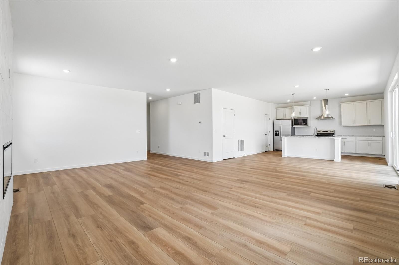 MLS Image #8 for 54973 e 28th place,strasburg, Colorado