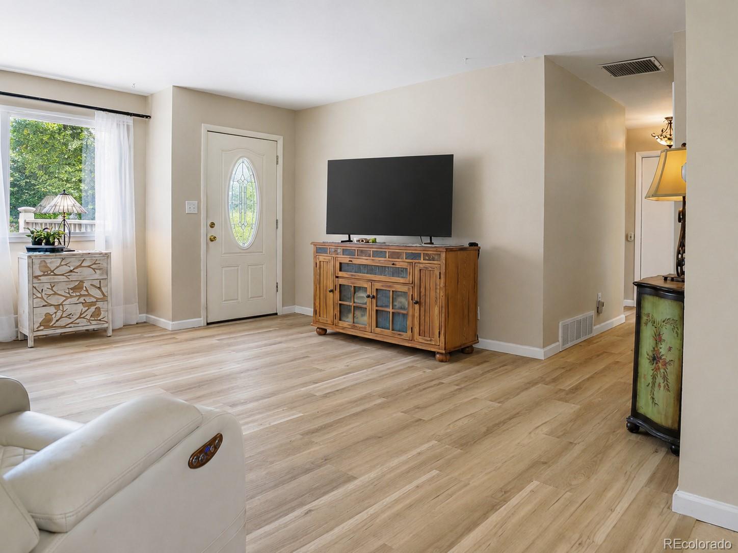 MLS Image #3 for 697 s worchester street,aurora, Colorado