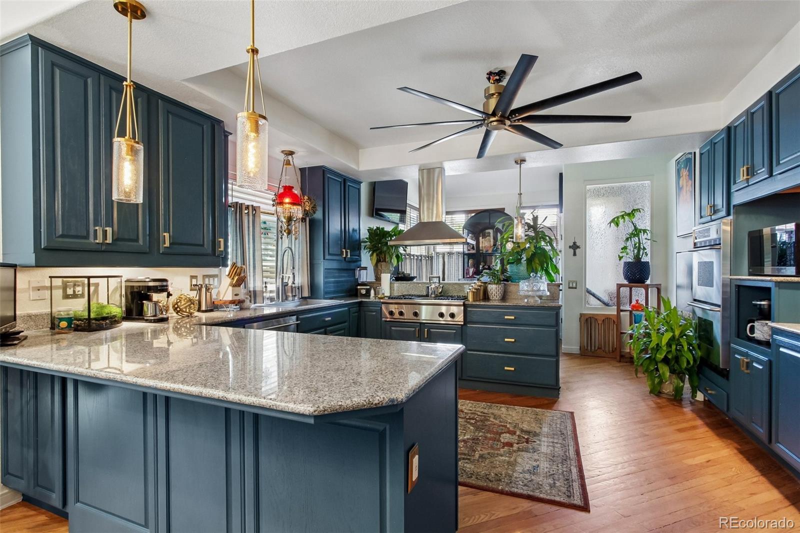 MLS Image #8 for 925 n emerson street,denver, Colorado