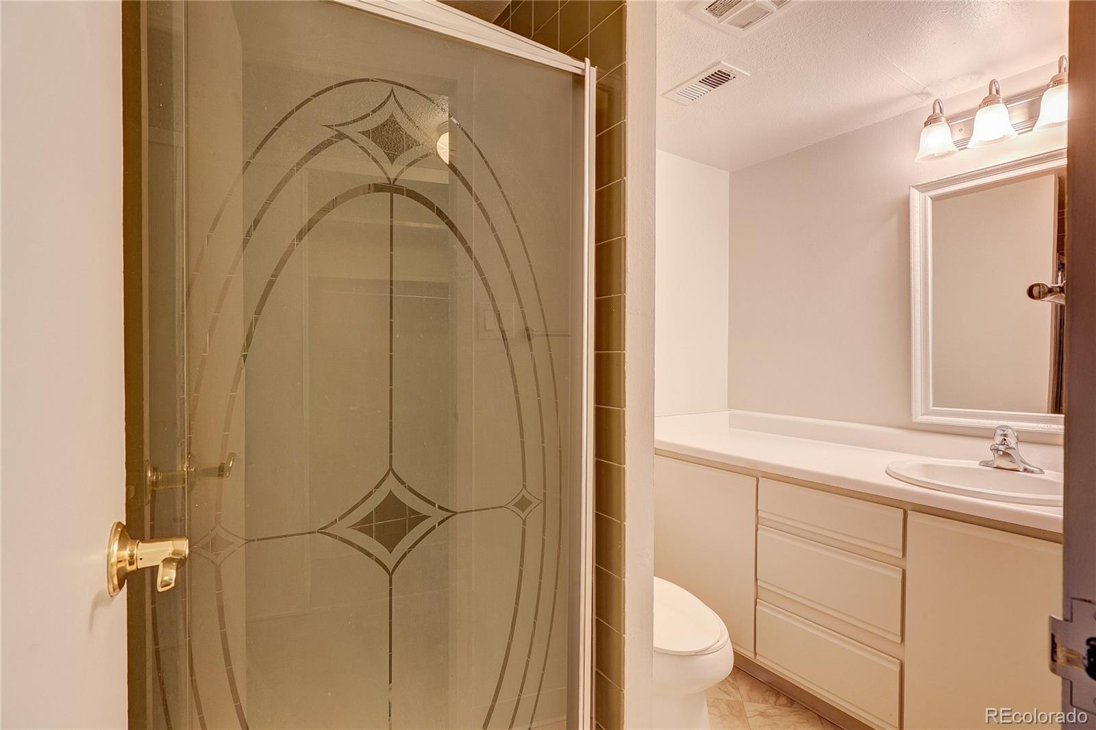 MLS Image #10 for 8060 e girard avenue,denver, Colorado