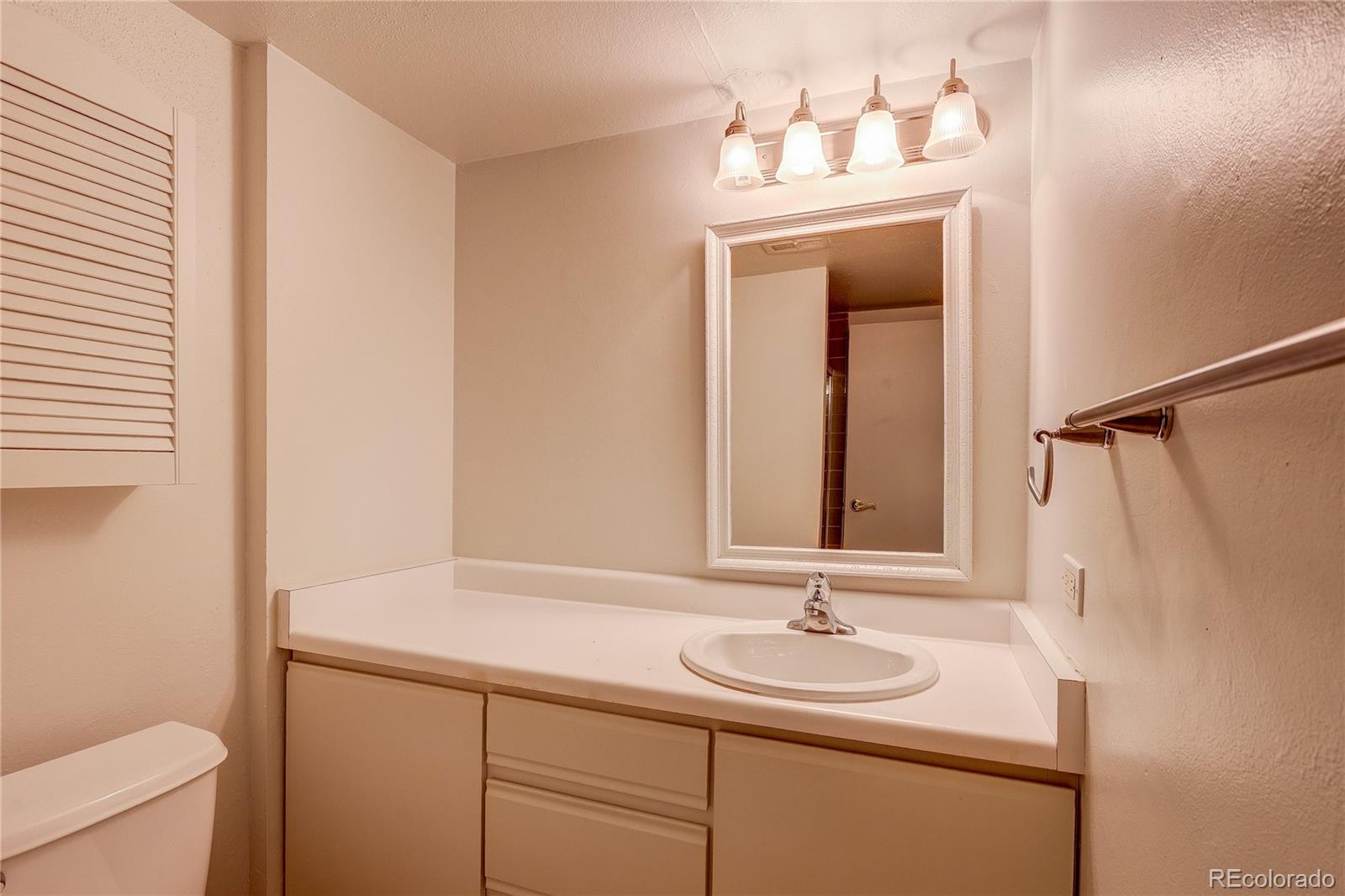 MLS Image #11 for 8060 e girard avenue,denver, Colorado