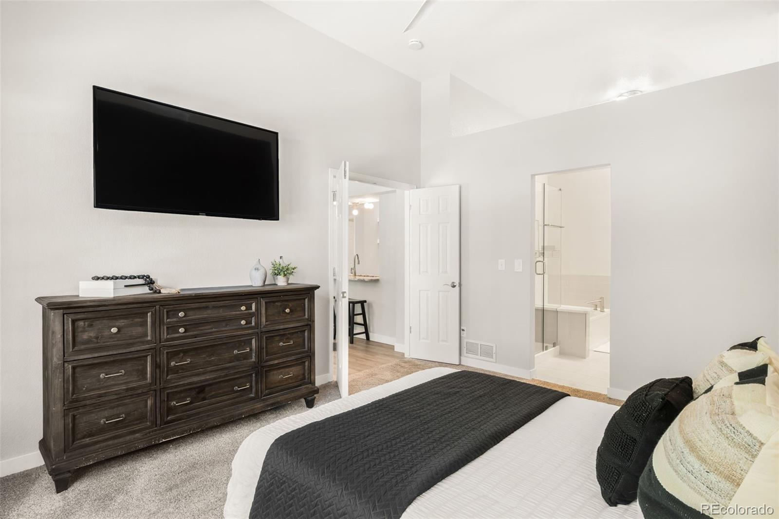 MLS Image #17 for 5692 e nichols place,englewood, Colorado