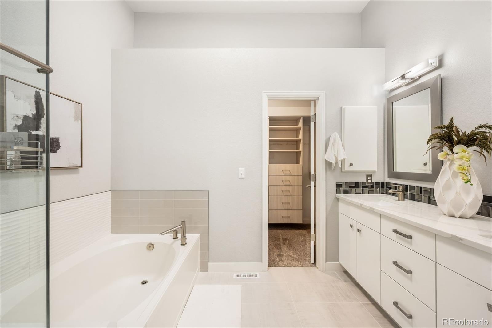 MLS Image #19 for 5692 e nichols place,englewood, Colorado