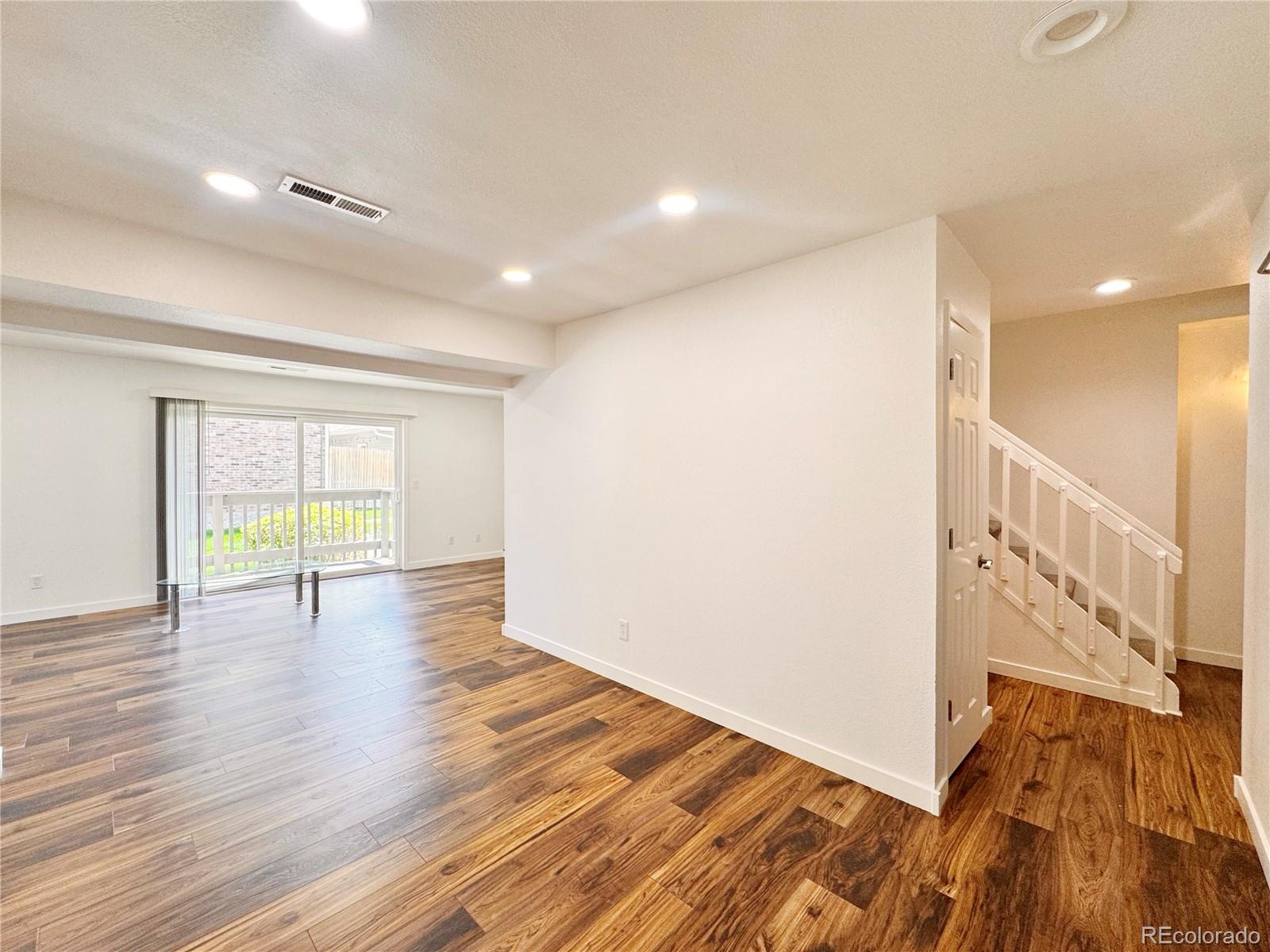 MLS Image #3 for 6425 s dayton street,englewood, Colorado