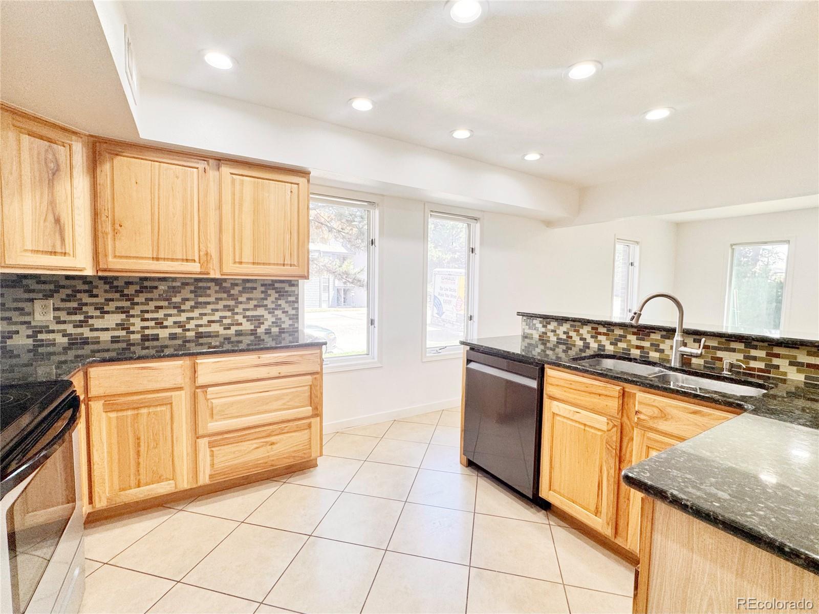 MLS Image #5 for 6425 s dayton street,englewood, Colorado