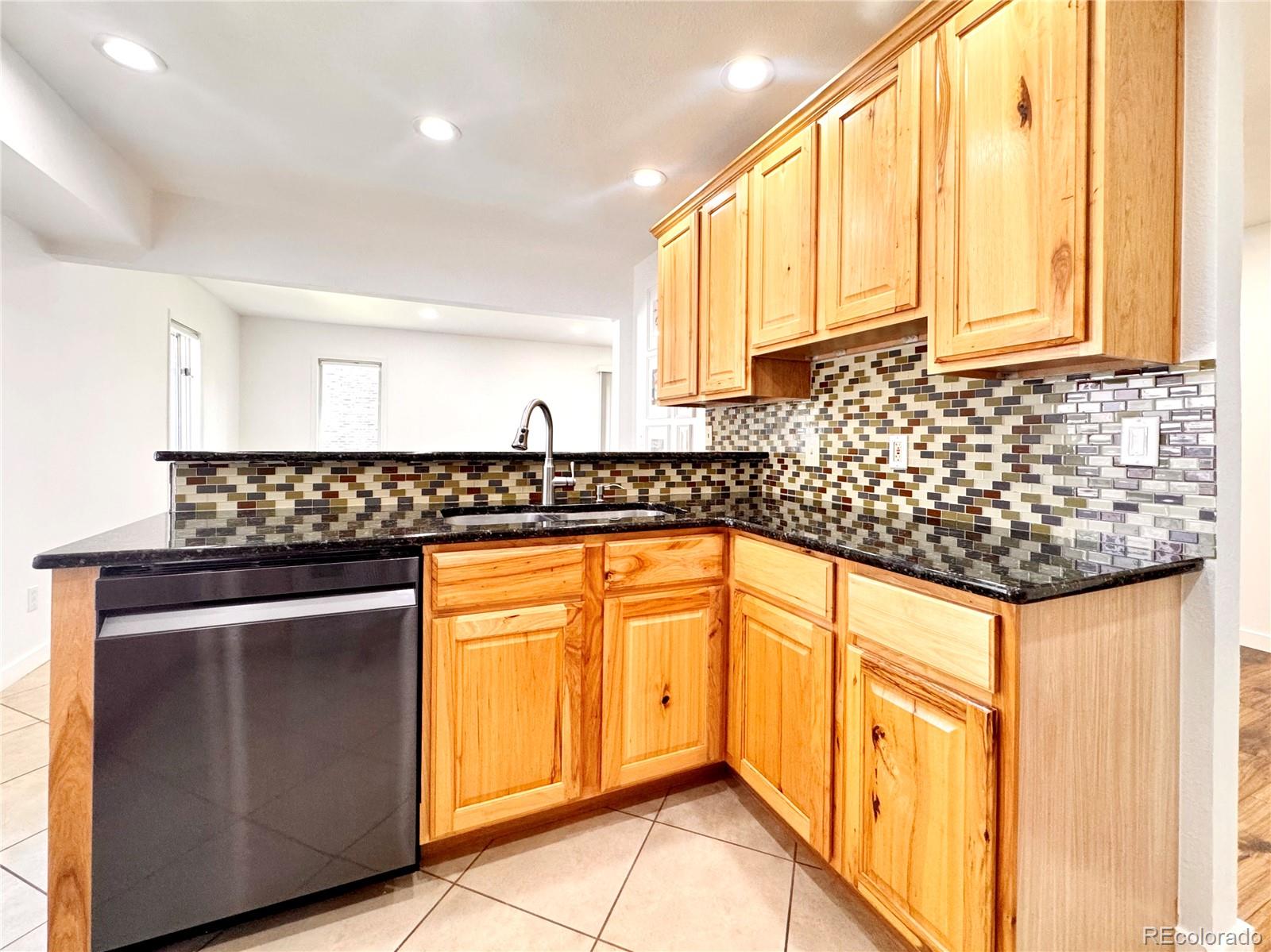 MLS Image #6 for 6425 s dayton street,englewood, Colorado
