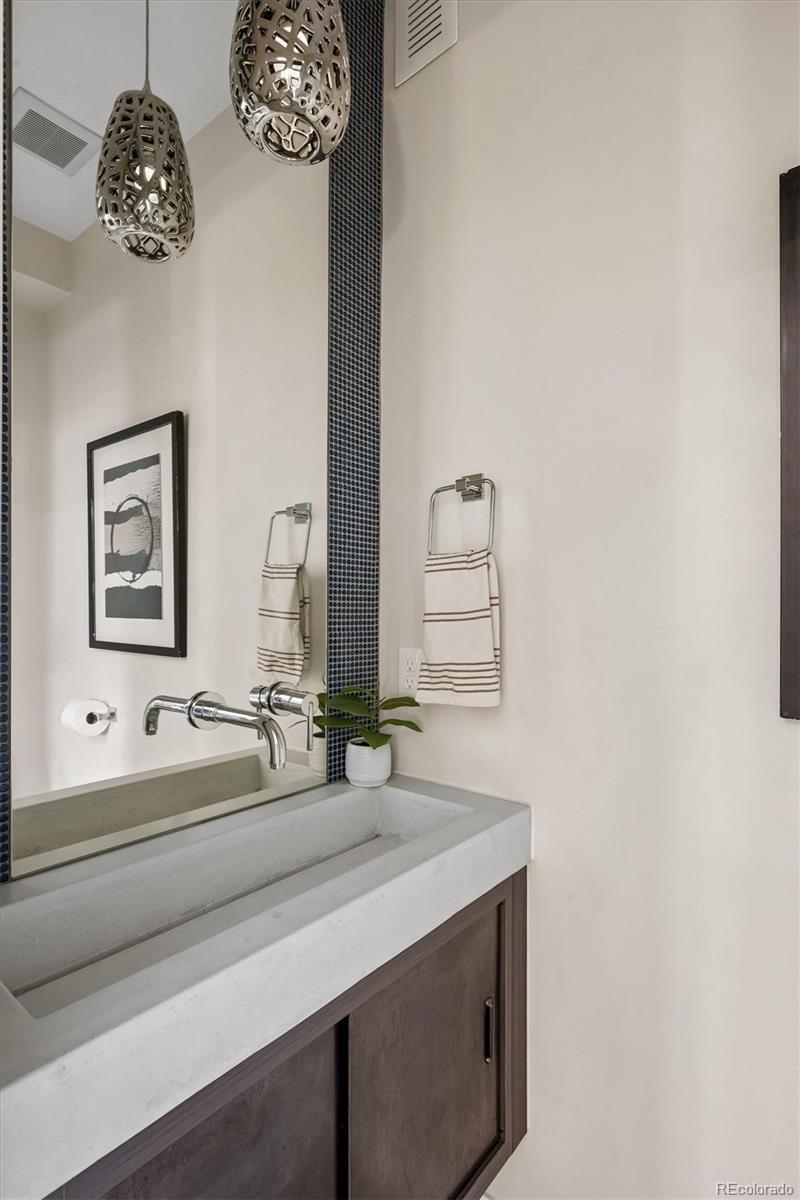 MLS Image #13 for 2480 n clarkson street,denver, Colorado