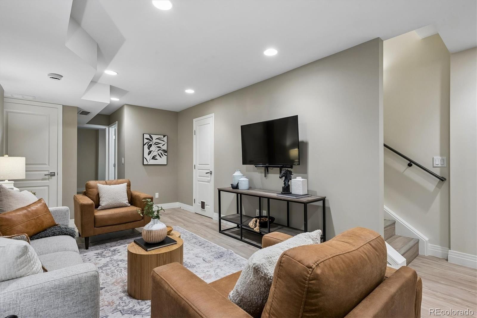 MLS Image #27 for 2480 n clarkson street,denver, Colorado